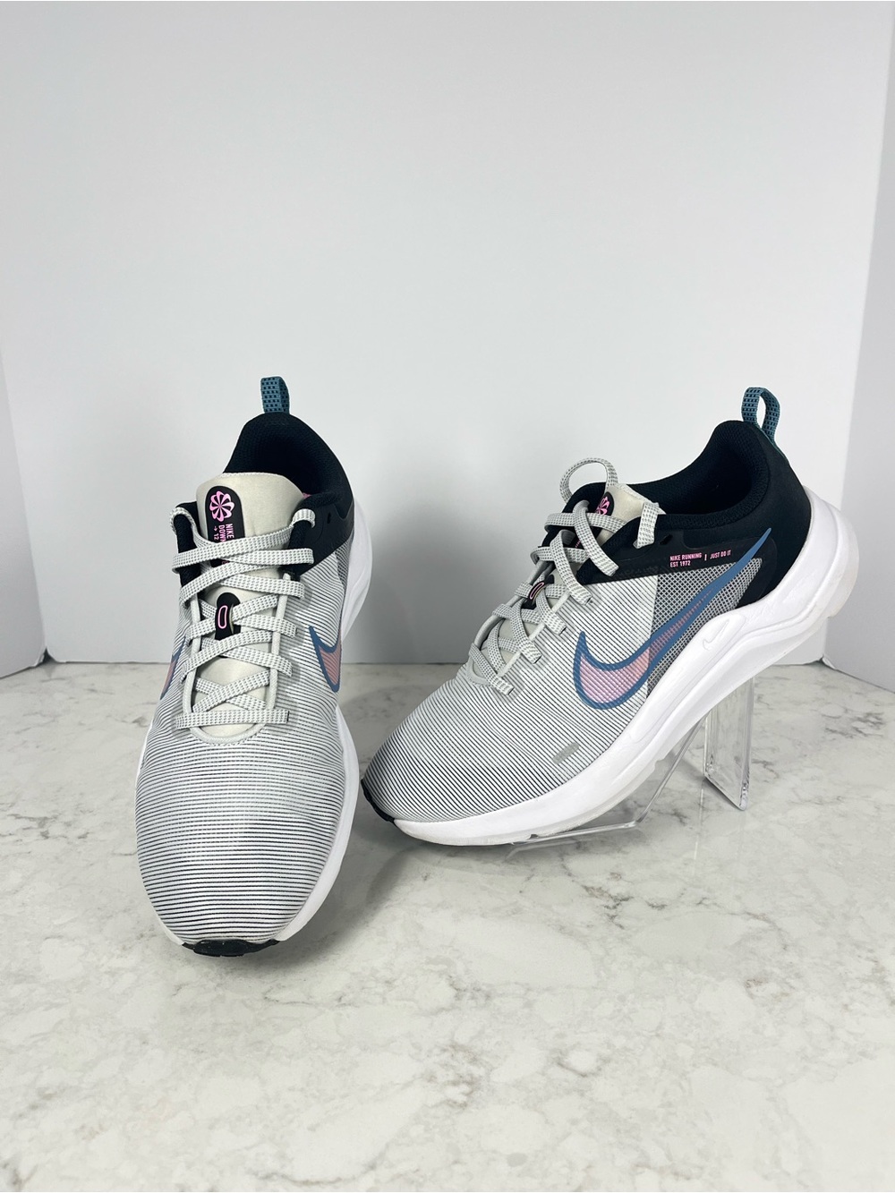Nike Women’s Downshifter 12 Running Shoes. Size 9